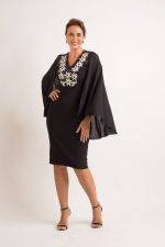 Vestido Bordado Capa